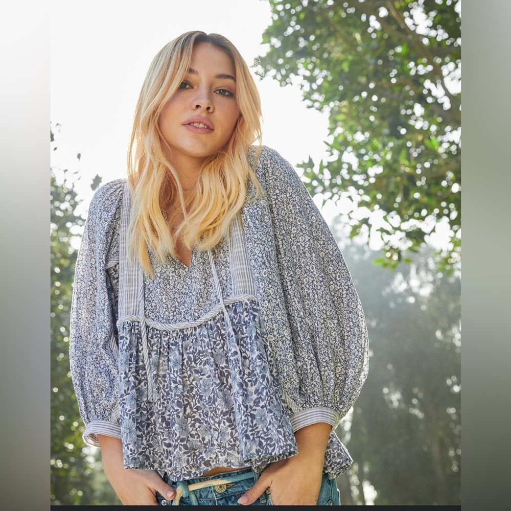 American Eagle Babydoll smocked top